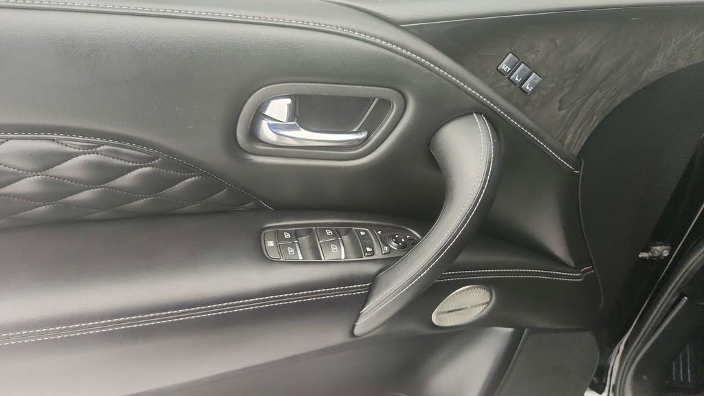 Used 2022 INFINITI QX80 Sensory w/ All-Season Package image 25