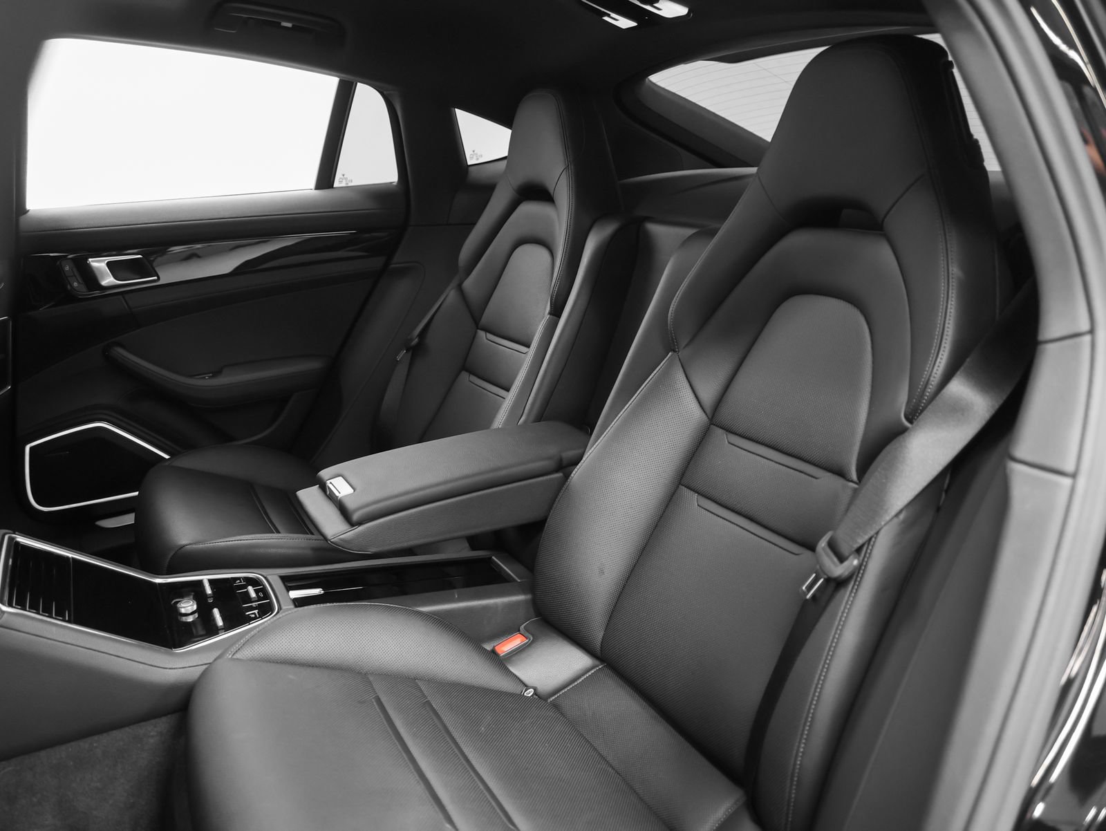 Certified 2023 Porsche Panamera AWD/4WD image 39