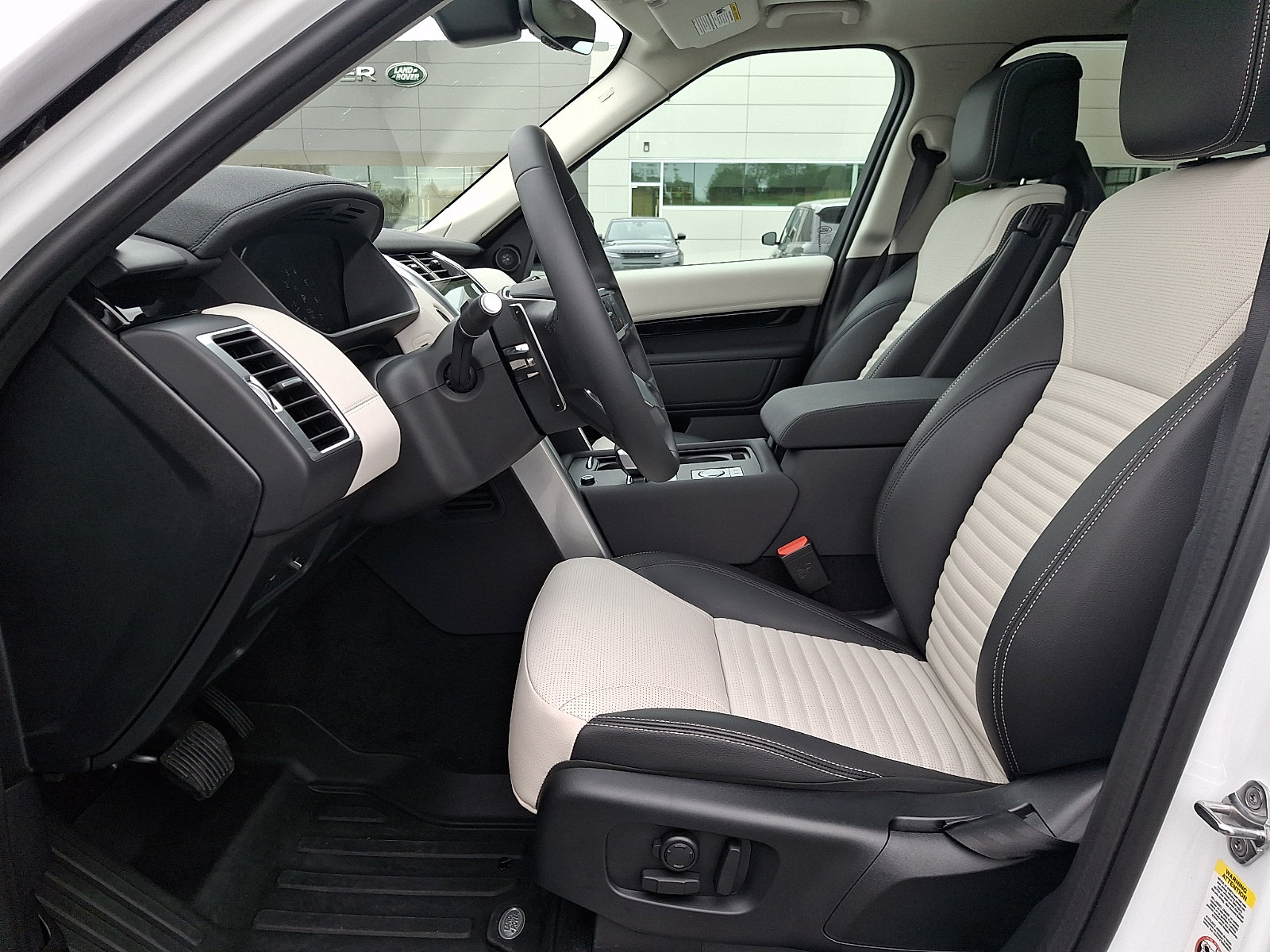 New 2026 Land Rover Discovery S AWD/4WD image 11