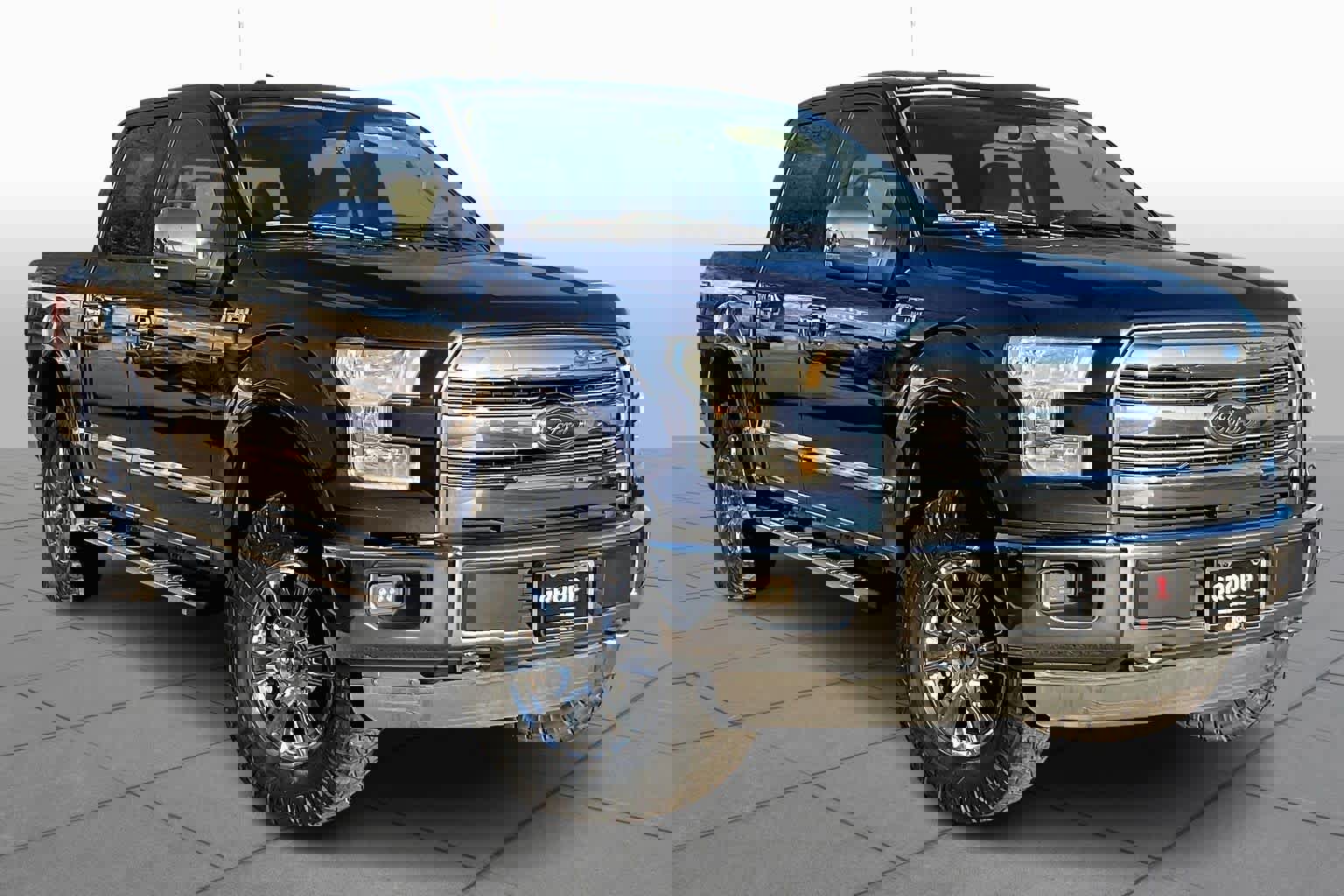 Used 2016 Ford F150 Lariat image 2