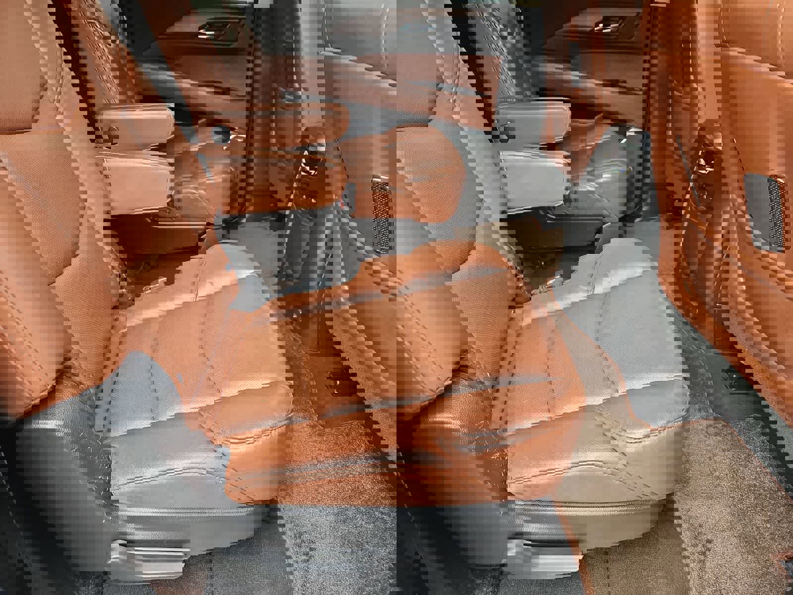 Used 2018 Cadillac Escalade ESV Premium Luxury image 21