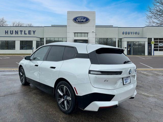 Used 2023 BMW iX xDrive50 w/ Premium Package image 5