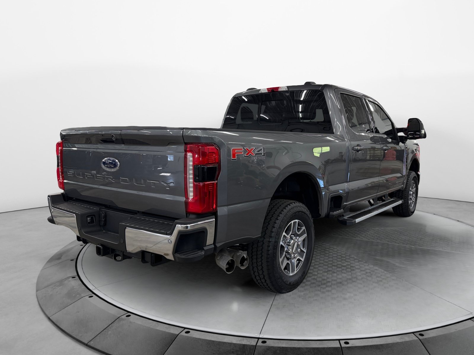Used 2024 Ford F250 Lariat w/ FX4 Off-Road Package AWD/4WD image 5