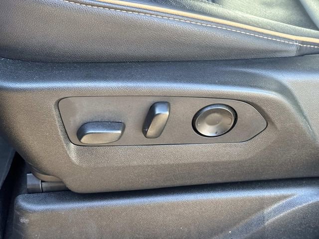 Used 2024 GMC Yukon AT4 w/ Technology Package image 27