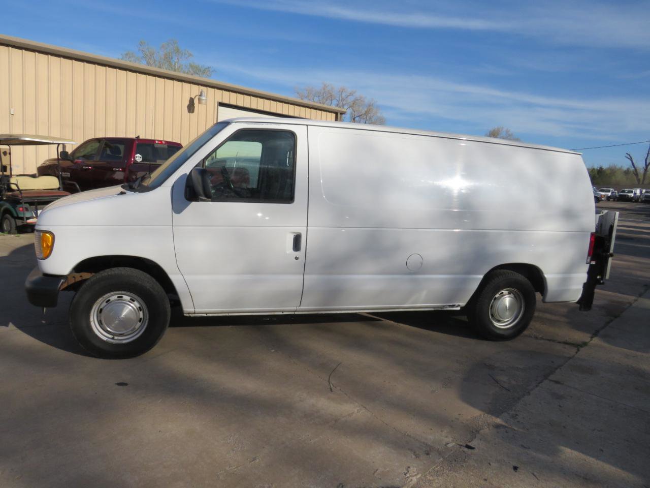 Used 2001 Ford E-150 and Econoline 150 RWD image 32