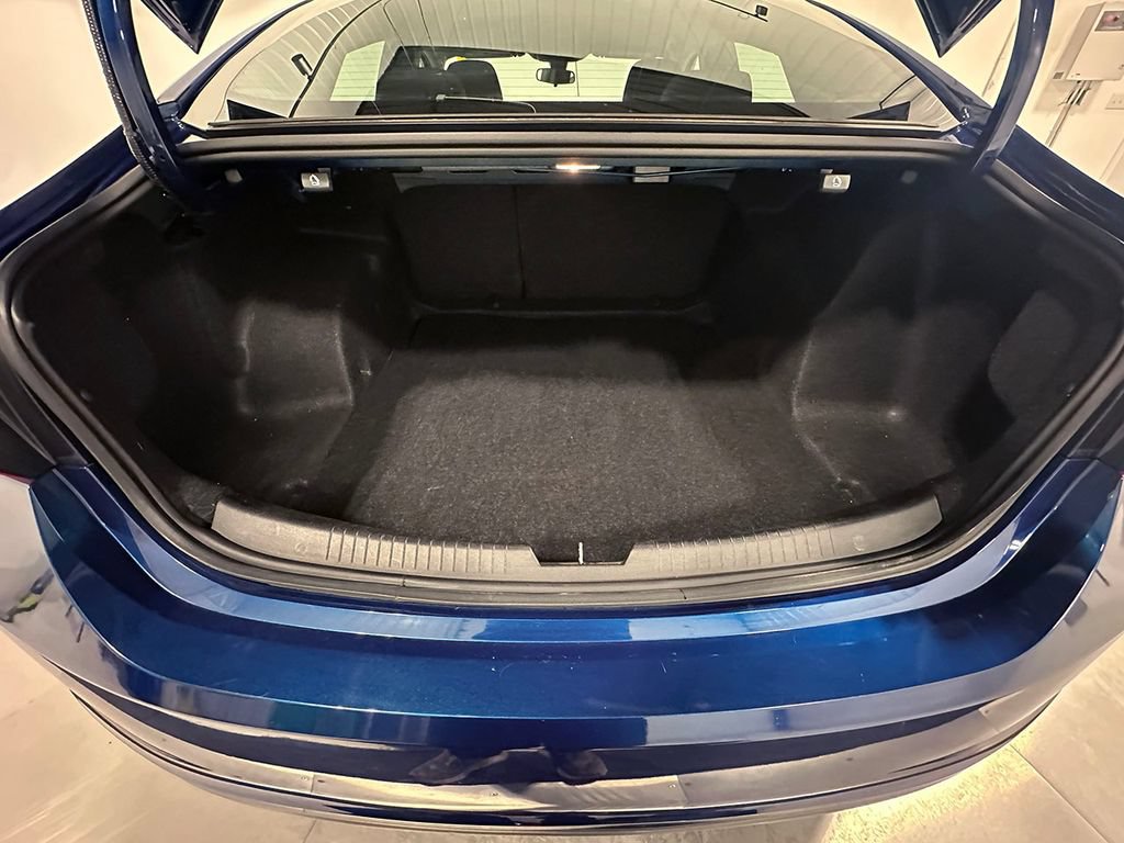 Used 2019 Chevrolet Malibu LT FWD image 5