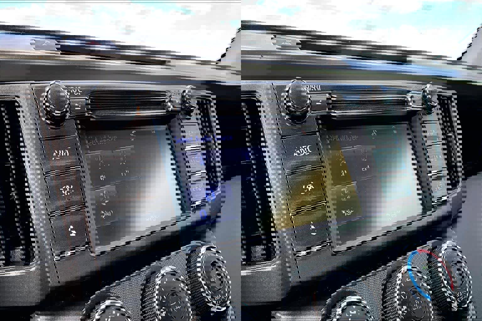 Used 2014 Toyota RAV4 LE image 29