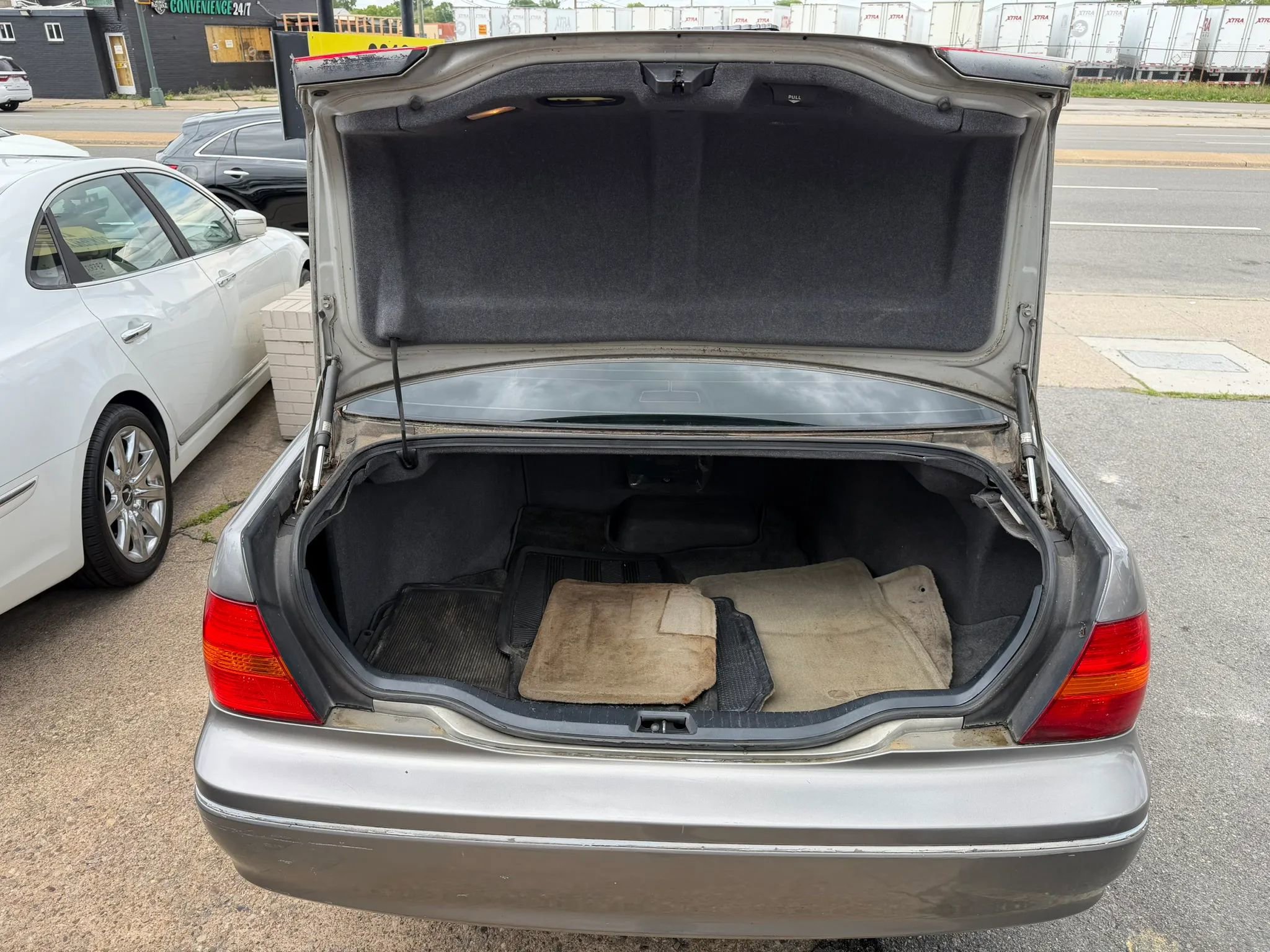 Used 2002 Lexus LS 430 RWD image 30