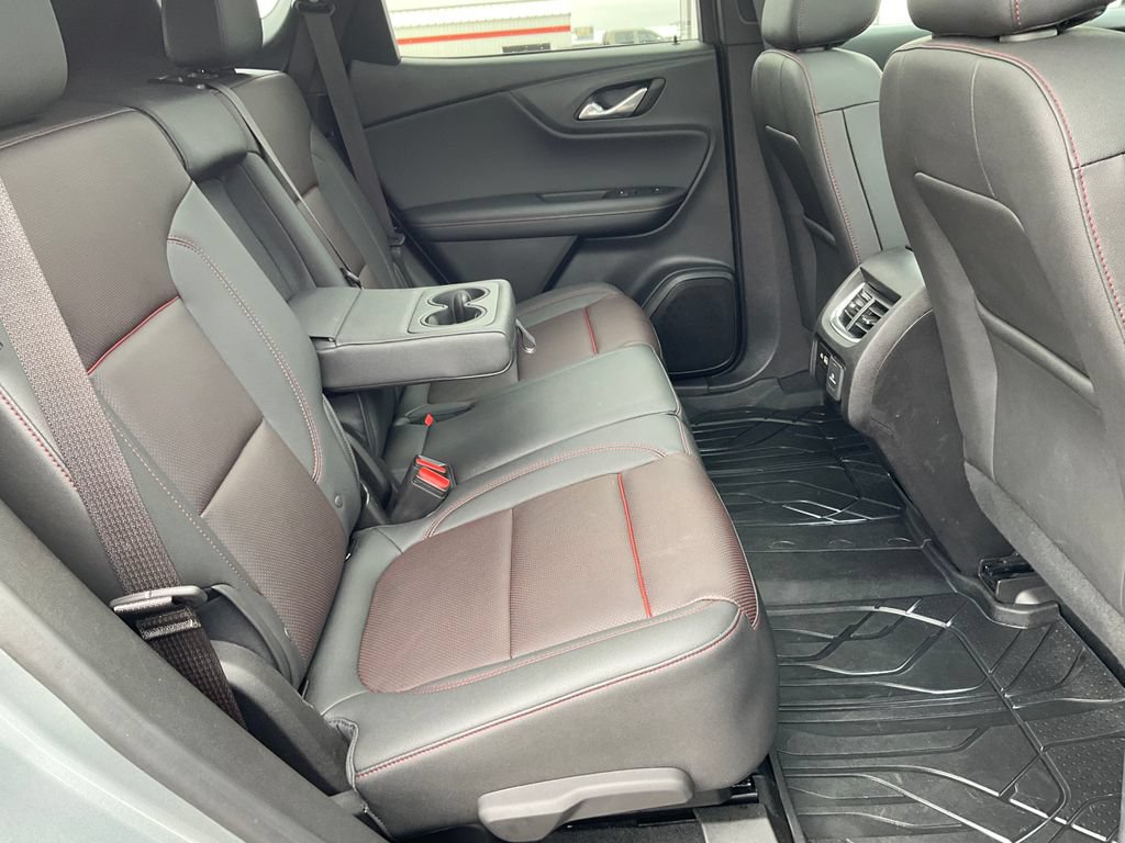 Used 2025 Chevrolet Blazer RS w/ Enhanced Convenience Package AWD/4WD image 19