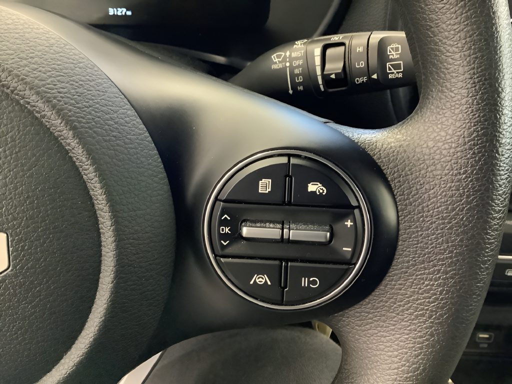 Certified 2023 Kia Soul LX FWD image 9