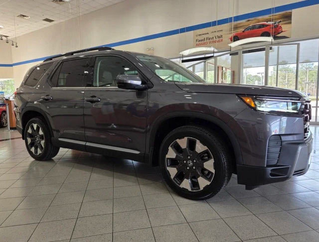 Used 2026 Honda Pilot Elite image 1