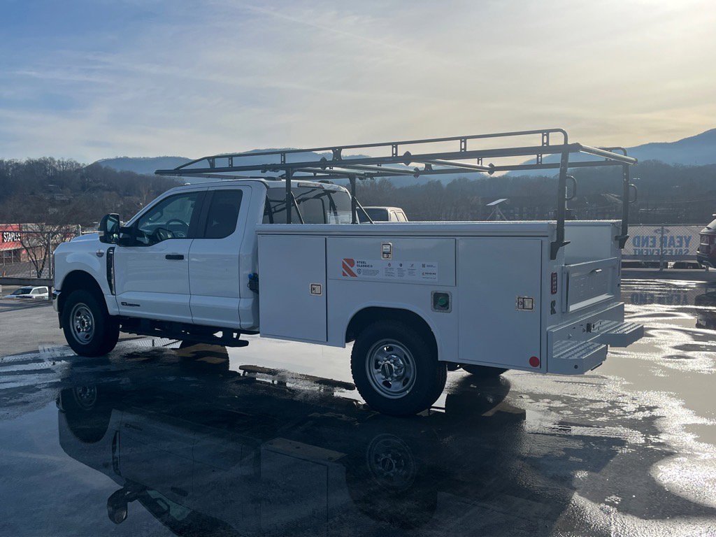 New 2026 Ford F350 XL w/ XL Chrome Package image 5
