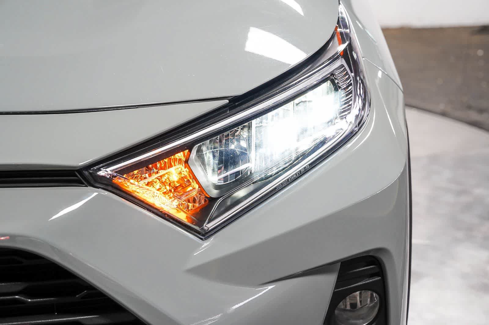 Certified 2021 Toyota RAV4 XLE FWD image 8