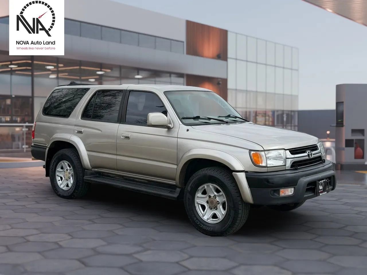 Used 2002 Toyota 4Runner SR5 image 2