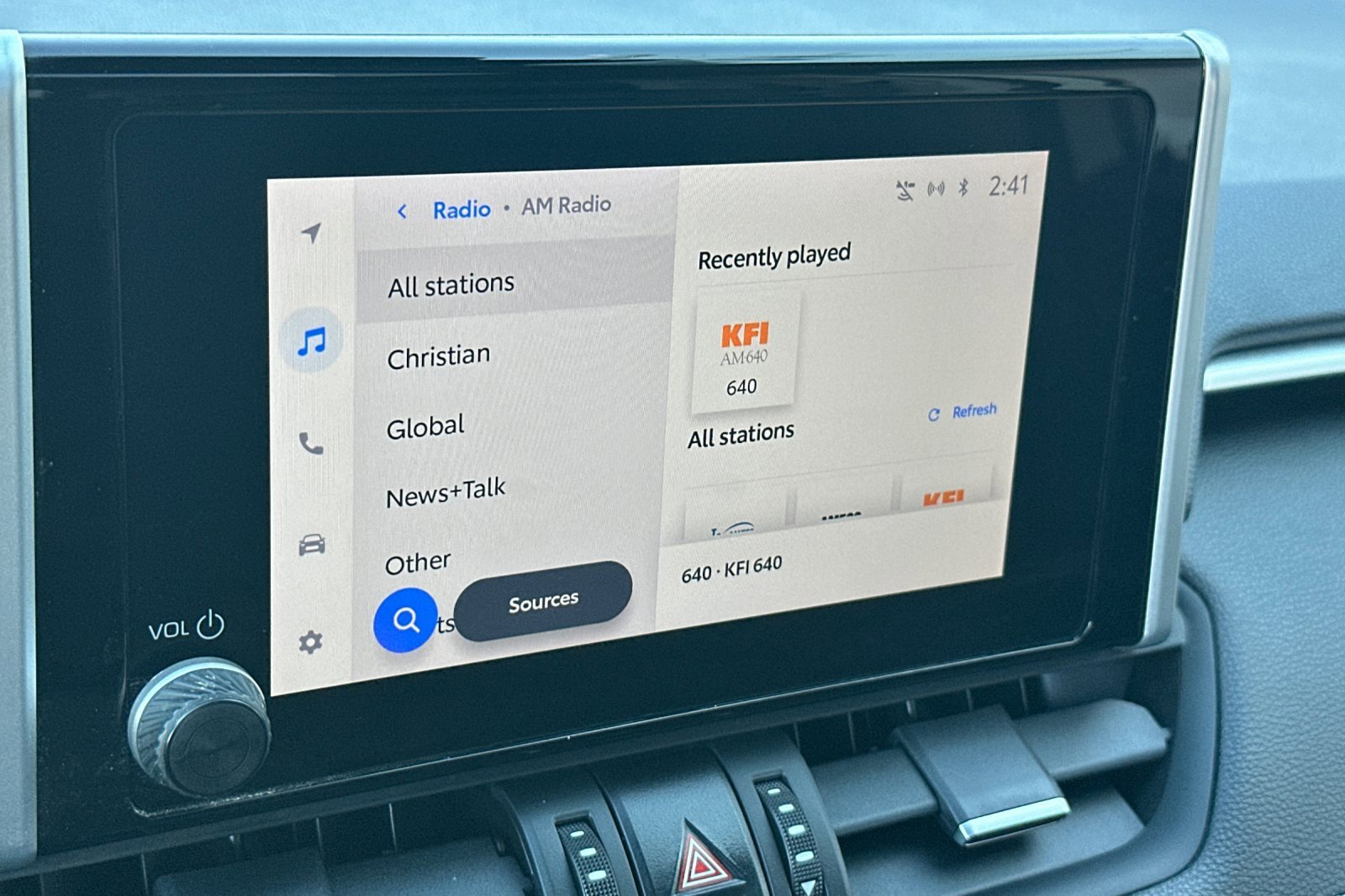 Used 2023 Toyota RAV4 XLE Premium image 18