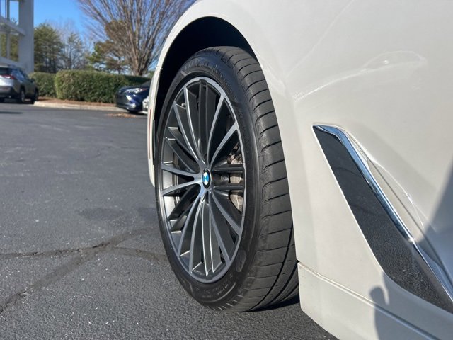 Used 2023 BMW 540i xDrive w/ Premium Package image 9