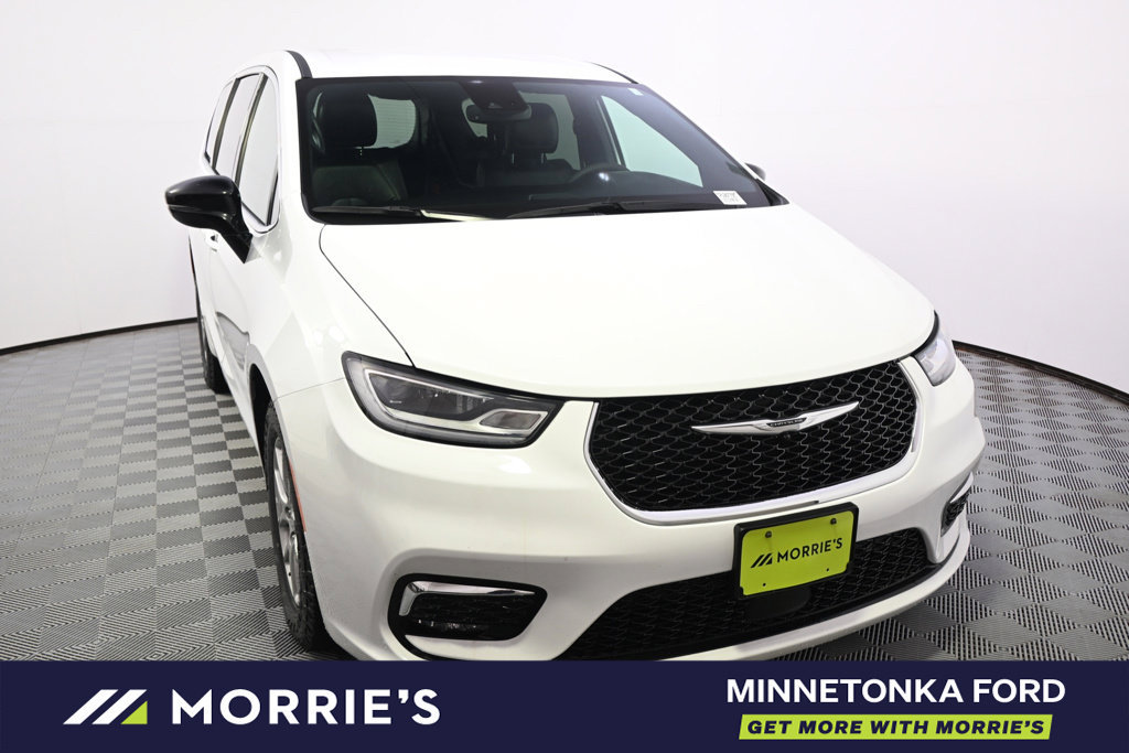Used 2026 Chrysler Pacifica Select FWD image 10