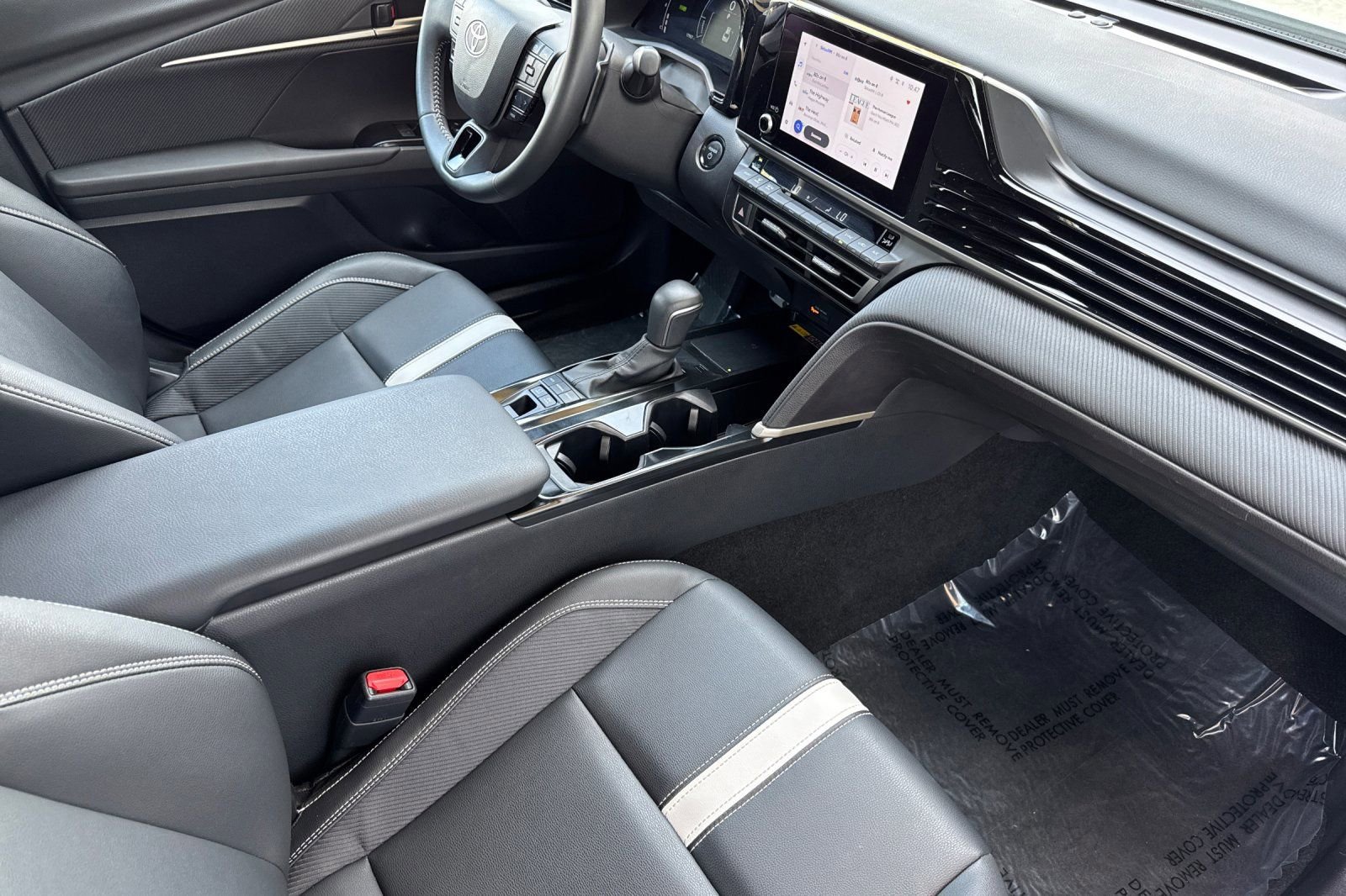 Used 2025 Toyota Camry SE FWD image 16