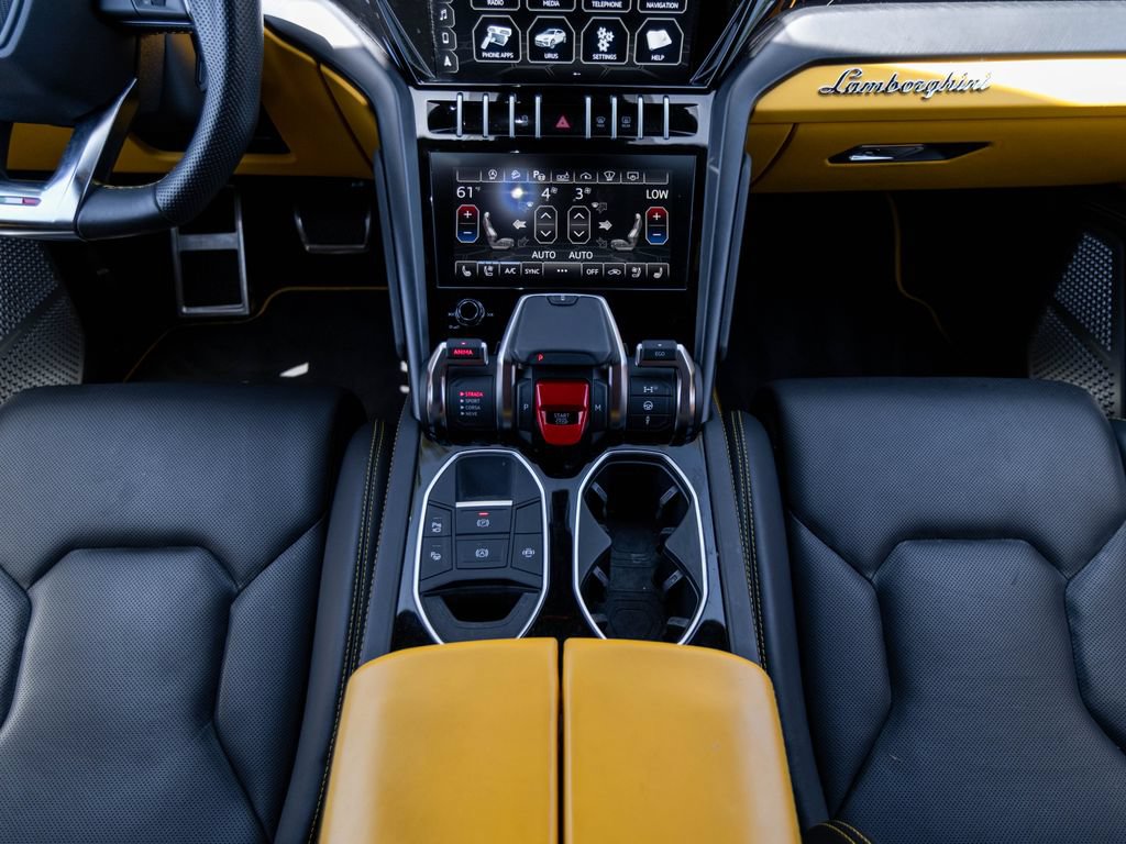 Used 2021 Lamborghini Urus AWD/4WD image 30