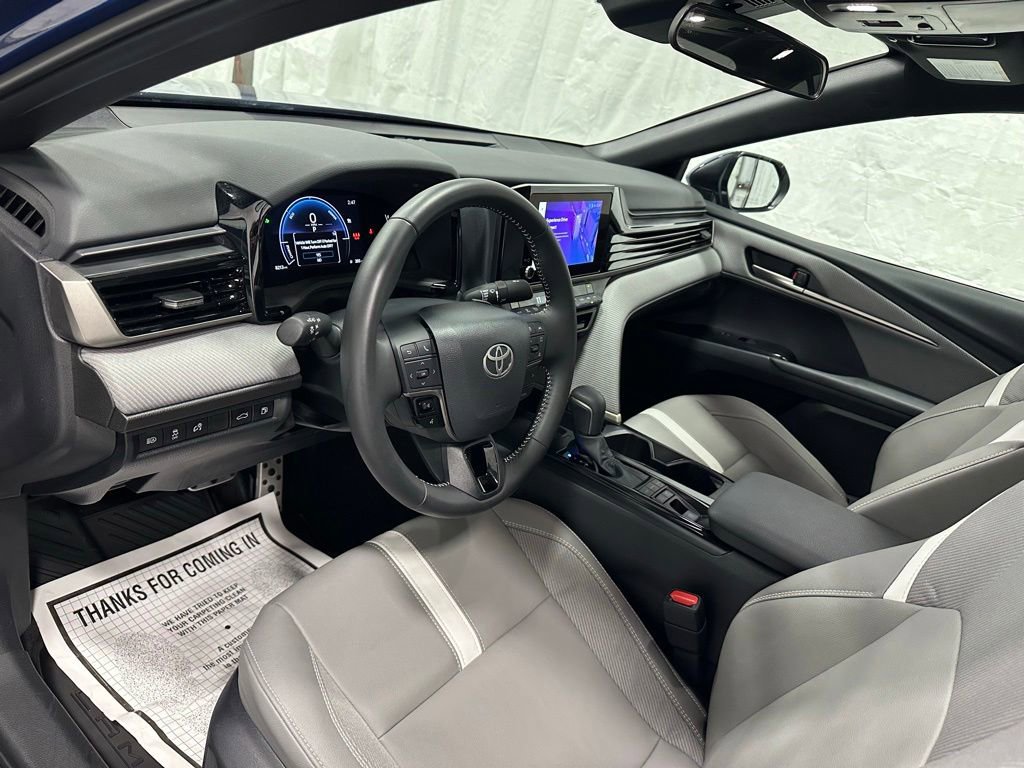 Used 2026 Toyota Camry SE FWD image 15