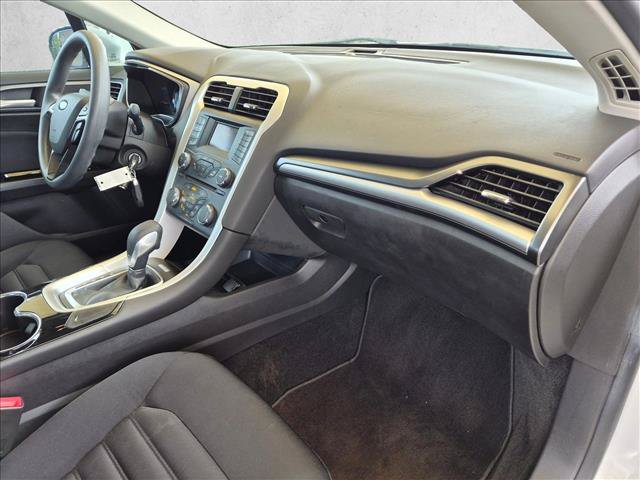 Used 2015 Ford Fusion SE FWD image 20