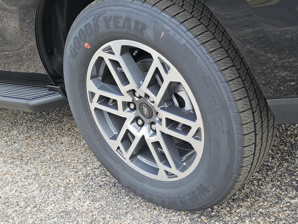 New 2026 Ford Expedition Active RWD image 9