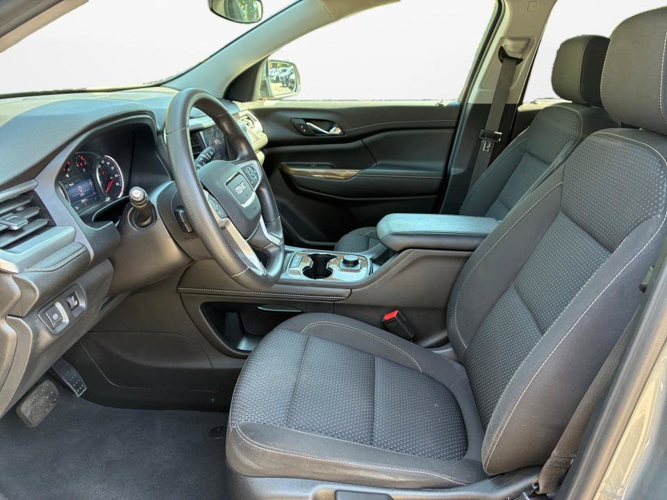Used 2023 GMC Acadia SLE FWD image 9