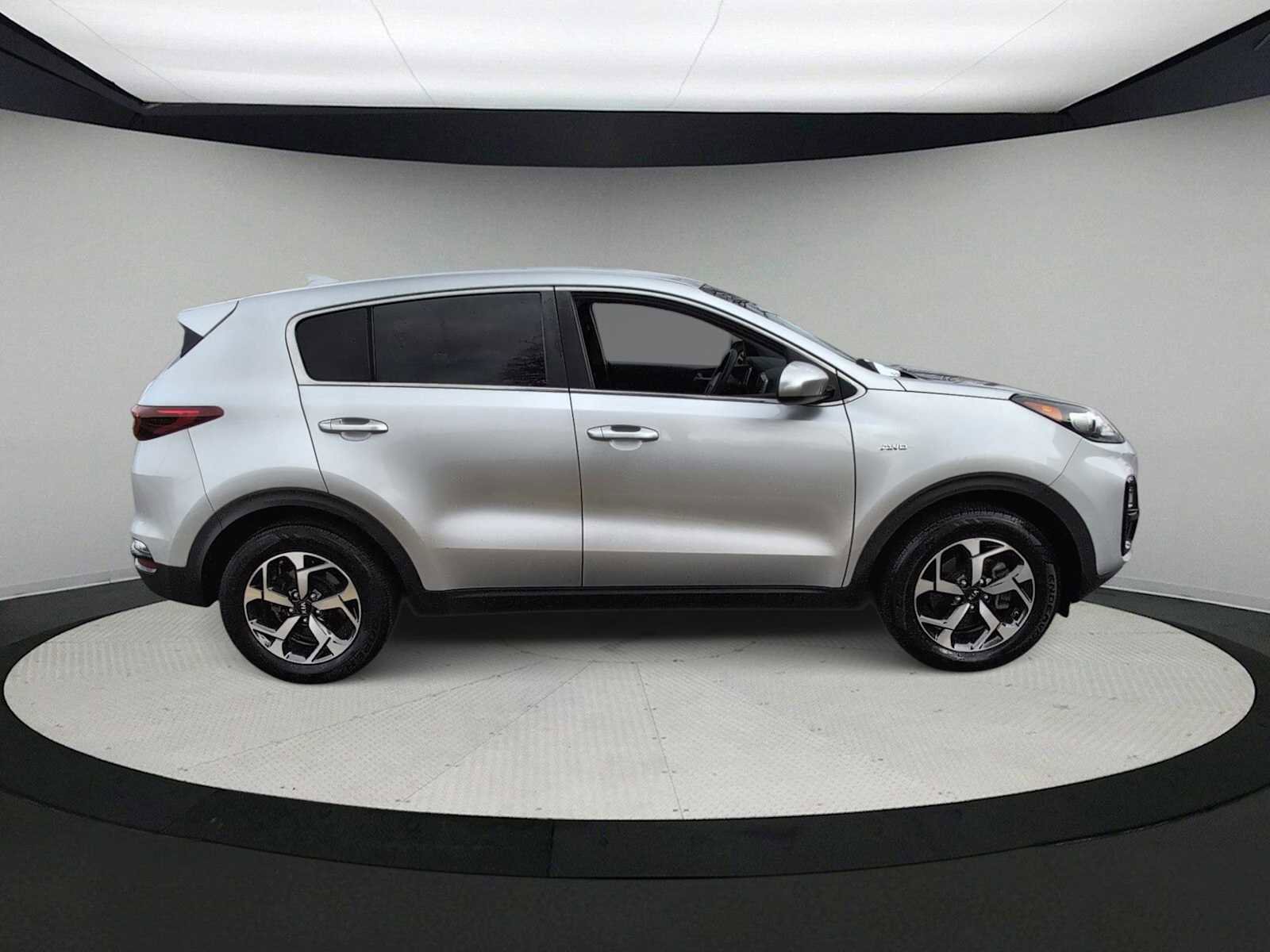 Used 2020 Kia Sportage LX image 6