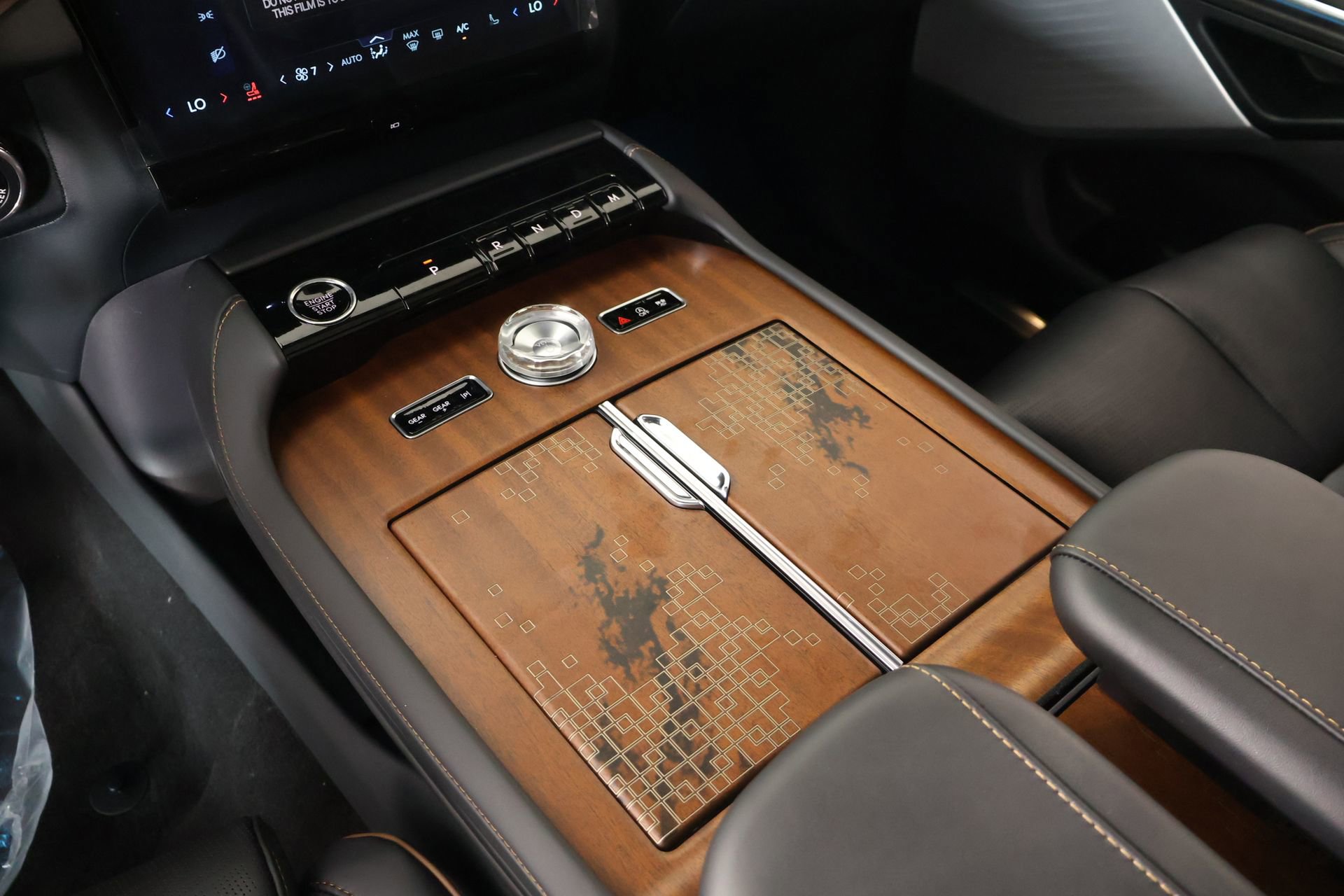 New 2026 Lincoln Navigator L Black Label AWD/4WD image 8