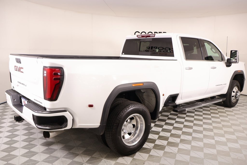 Used 2024 GMC Sierra 3500 Denali image 21