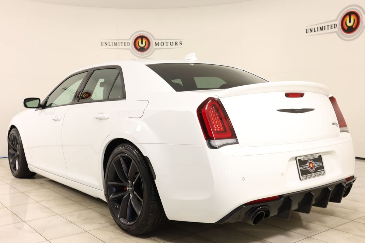 Used 2023 Chrysler 300 C RWD image 4