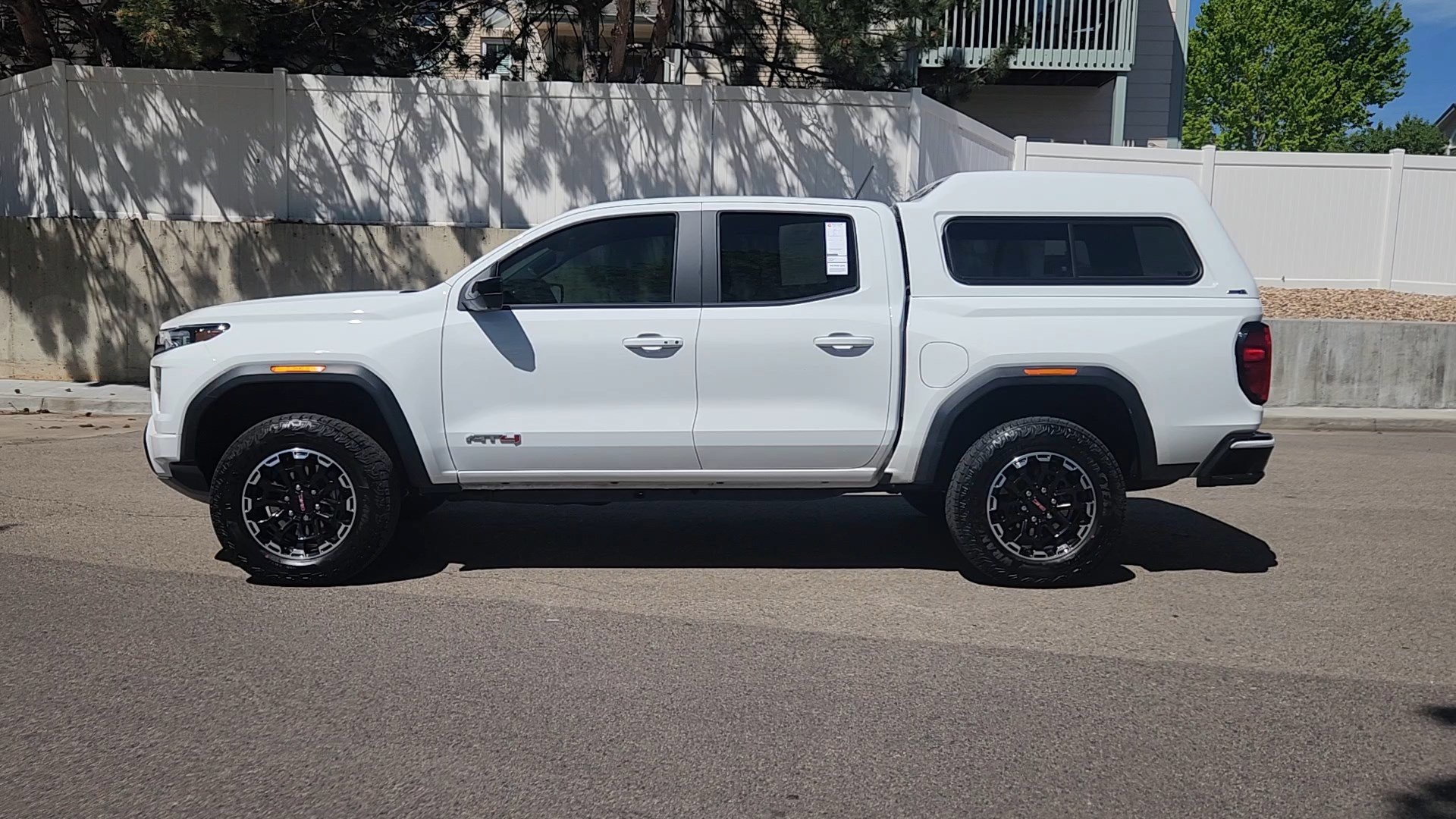 Used 2026 GMC Canyon AT4 w/ Technology Plus Package AWD/4WD image 2