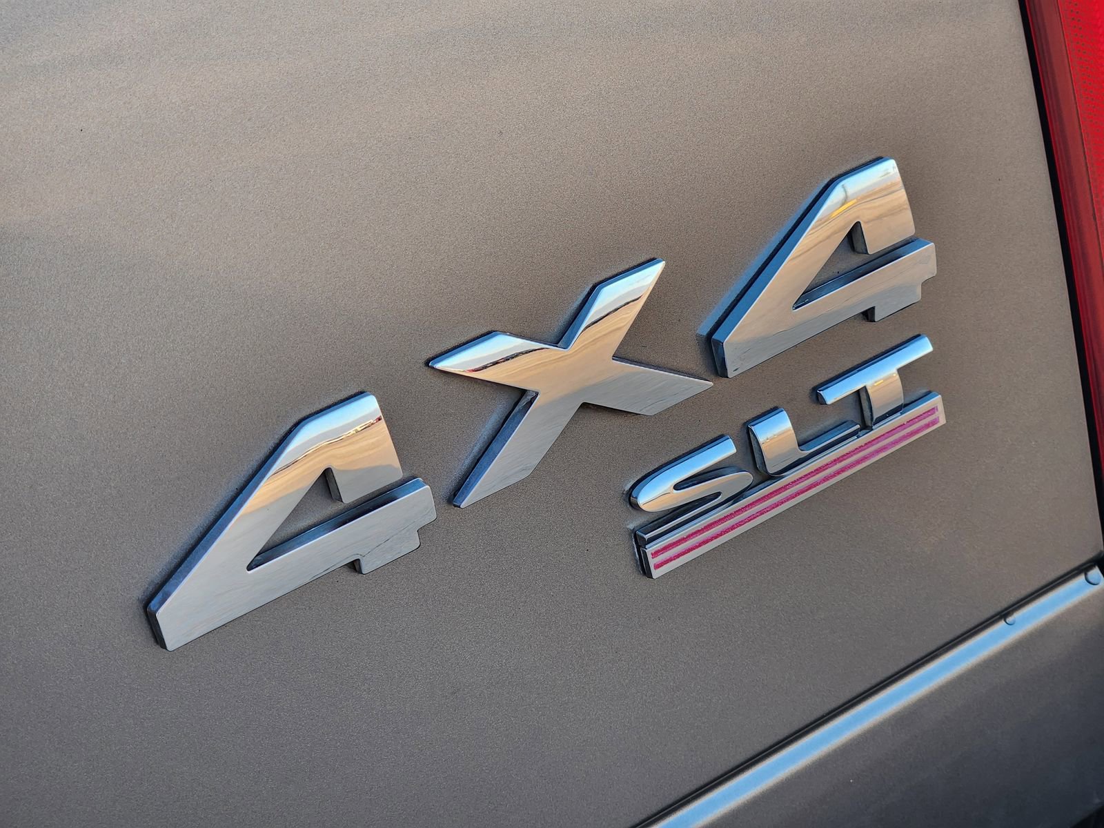 Used 2006 Dodge Ram 2500 Truck SLT image 13