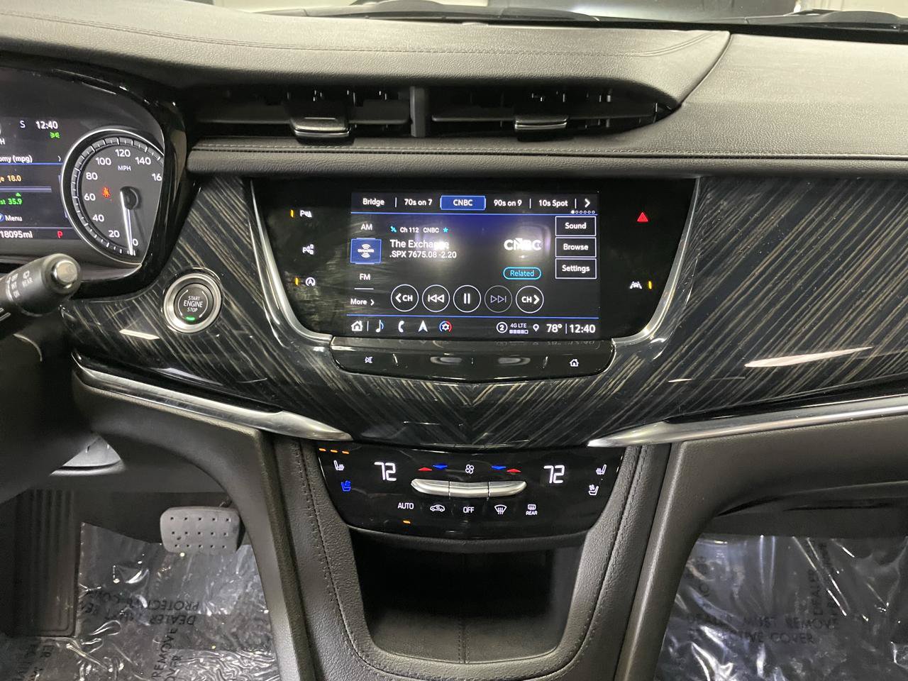 Used 2025 Cadillac XT6 Premium Luxury w/ Technology Package FWD image 24