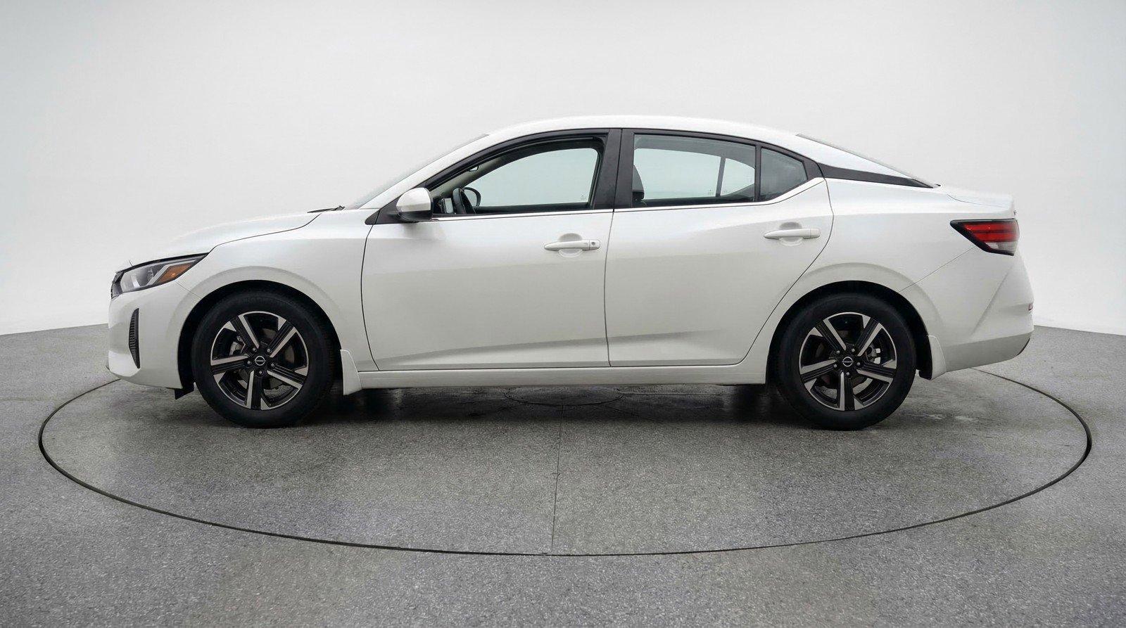 Used 2025 Nissan Sentra SV image 5