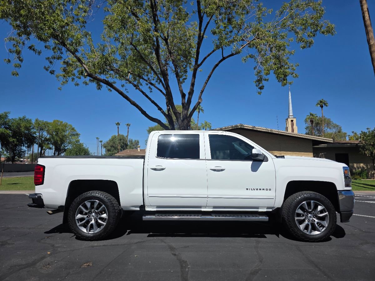 Used 2018 Chevrolet Silverado 1500 LT w/ LT Eassist Package image 3