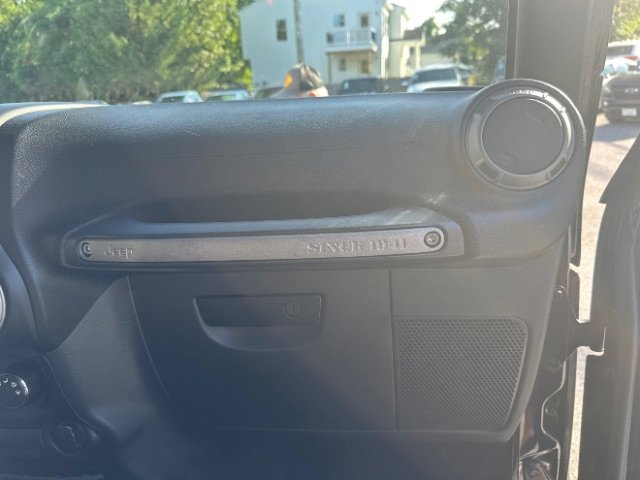 Used 2017 Jeep Wrangler Unlimited Sport w/ Connectivity Group image 30