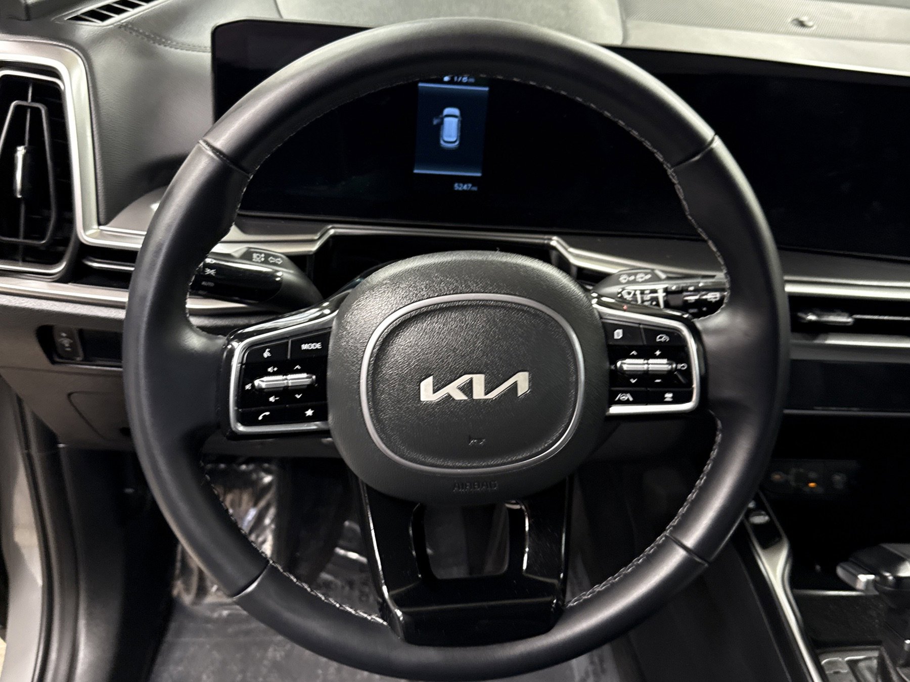 Used 2025 Kia Sorento S w/ Panoramic Sunroof Package image 7