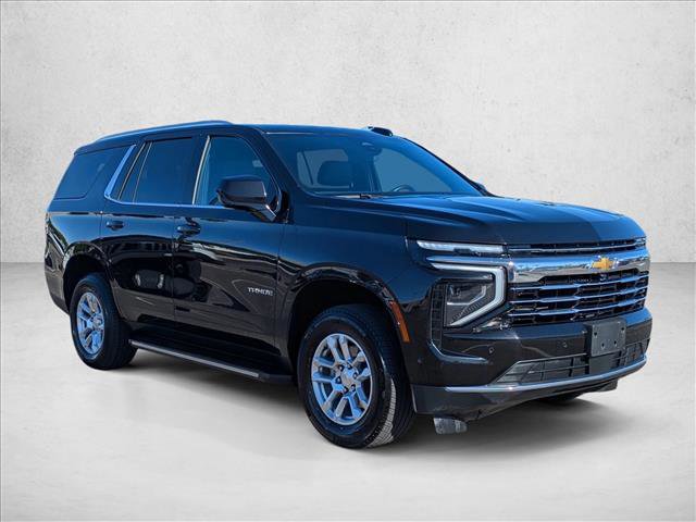 Used 2025 Chevrolet Tahoe LT AWD/4WD image 3