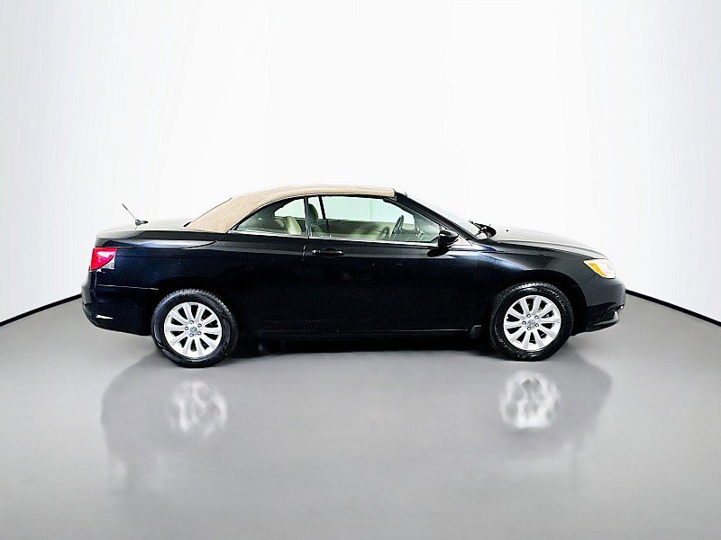 Used 2013 Chrysler 200 Touring image 8