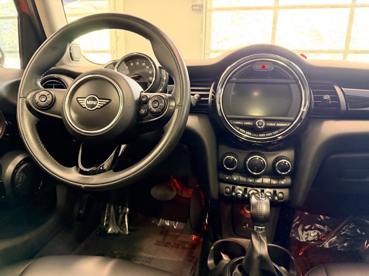 Used 2019 MINI Cooper 4-Door Hardtop image 29