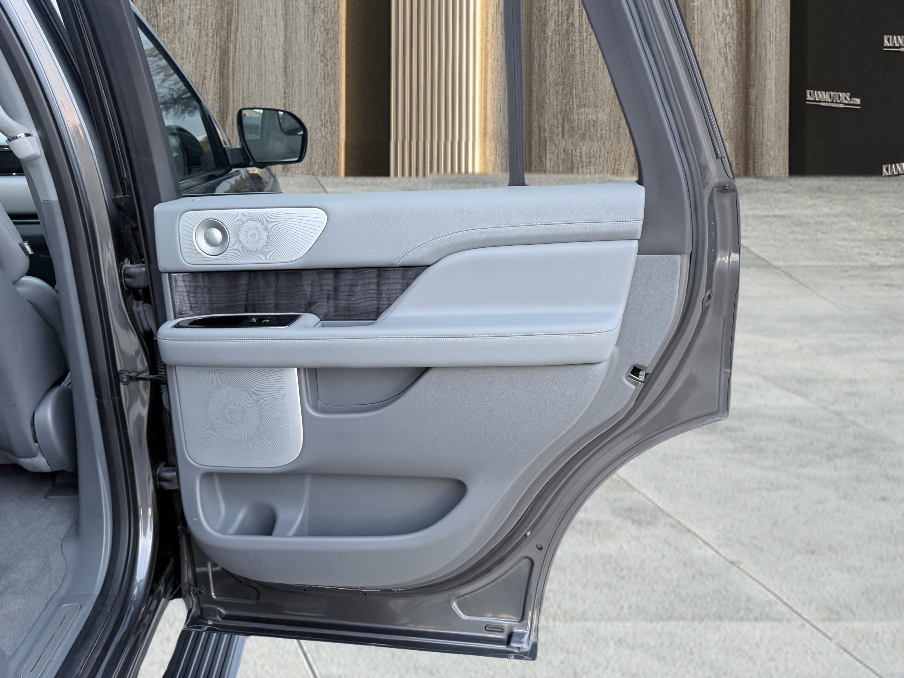 Used 2018 Lincoln Navigator Reserve w/ Technology Package image 42