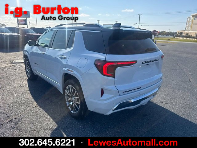 Used 2026 GMC Terrain Denali w/ LPO, Black Badging Package AWD/4WD image 5