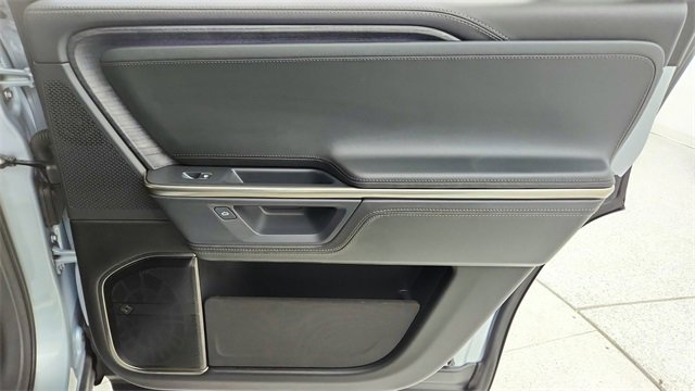 Used 2025 Rivian R1S Adventure image 28