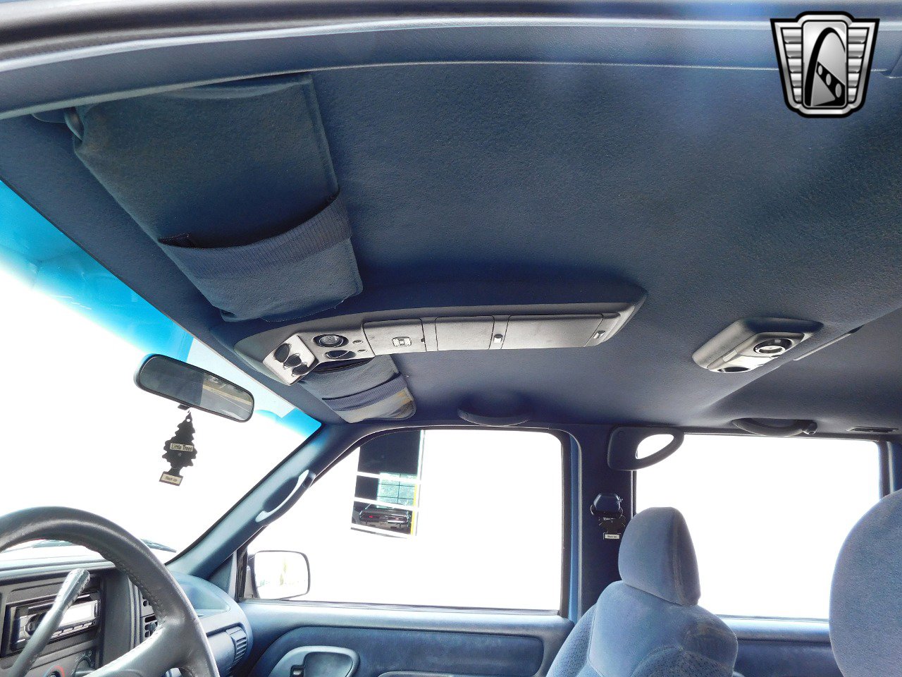 Used 1995 Chevrolet Suburban 2WD image 24