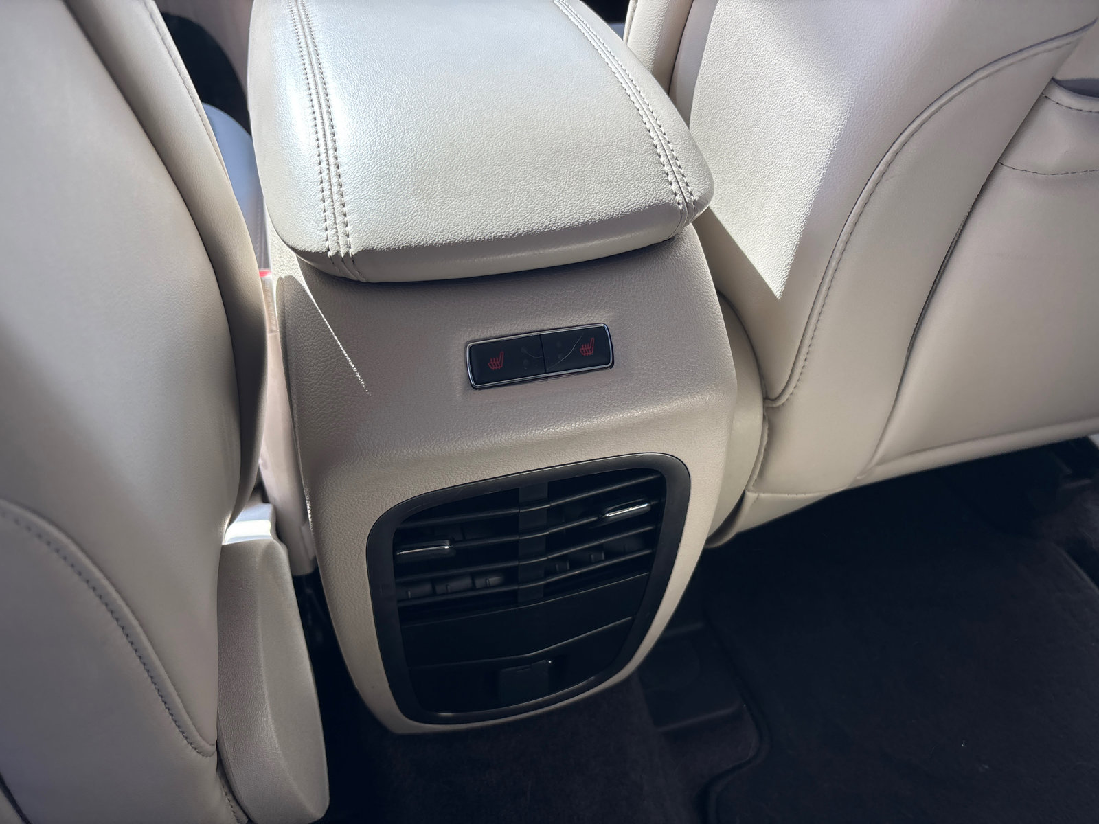 Used 2017 Lincoln MKC Select w/ Select Plus Package FWD image 31