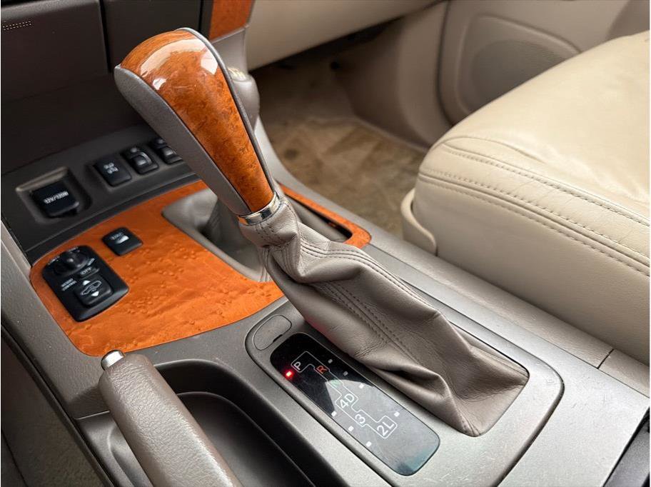 Used 2004 Lexus GX 470 image 24