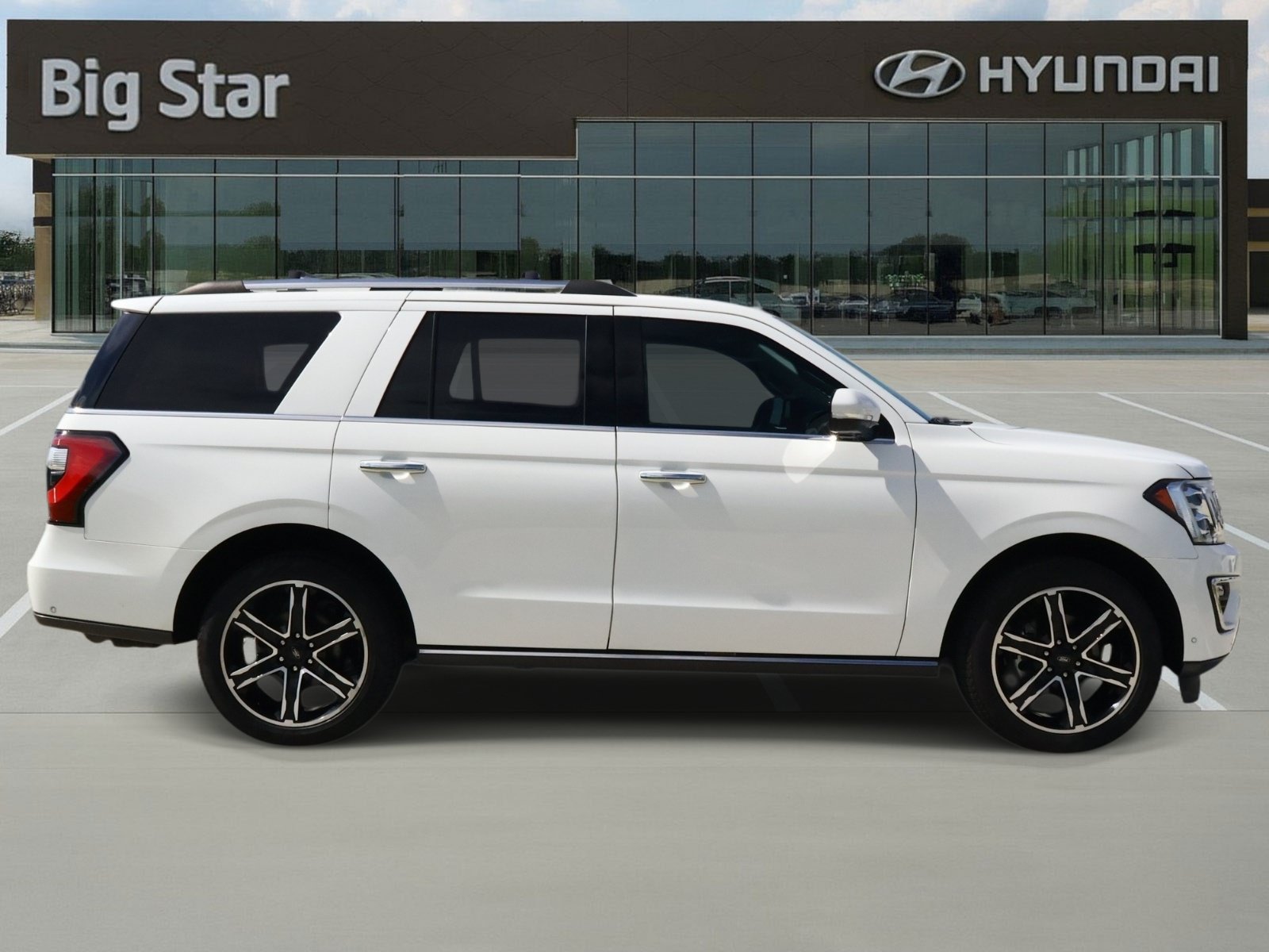 Used 2021 Ford Expedition Limited RWD image 5