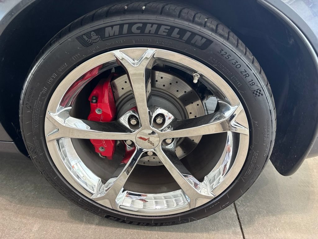 Used 2013 Chevrolet Corvette Grand Sport w/ 2LT Preferred Equipment Group RWD image 9