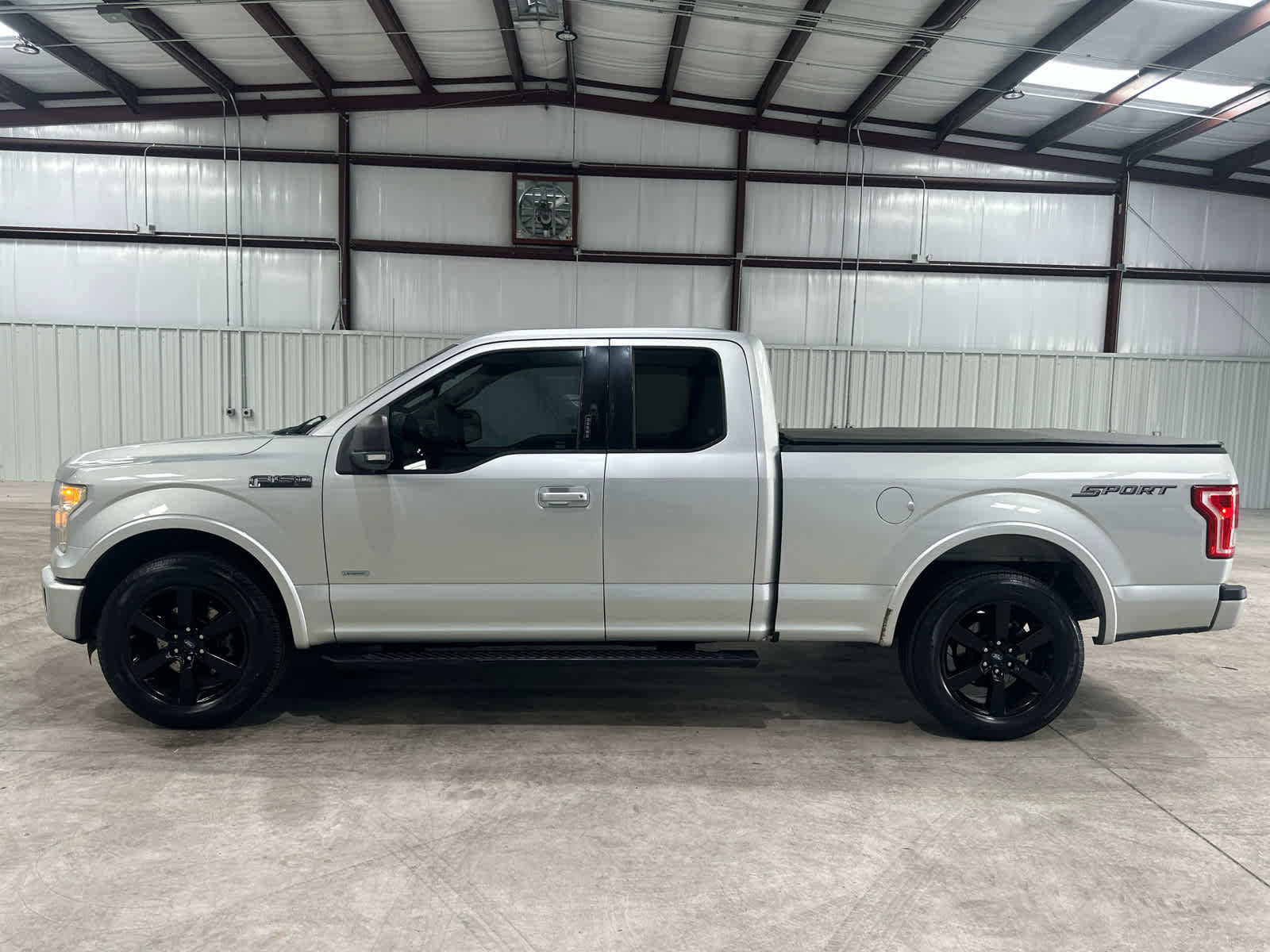 Used 2015 Ford F150 XLT w/ Equipment Group 302A Luxury RWD image 2